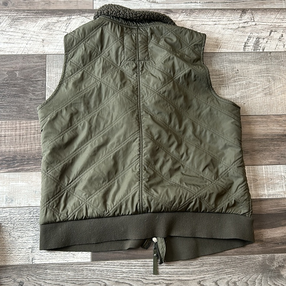 Prana green vest Xl - Picture 7 of 7